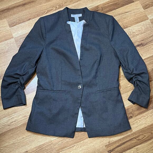H&M 10 Gray Ruched Sleeve Structured Blazer Workwear Career Minimalist Classic - Picture 4 of 7